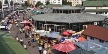 Piețele din Iași arată jalnic dar salariul directorului EcoPiața Iași va crește