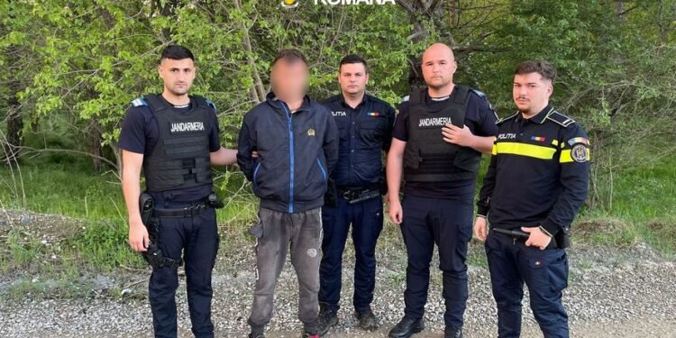 Mobilizare de forțe în Vrancea după un atac violent asupra unei femei. Agresorul, prins după ore de căutări