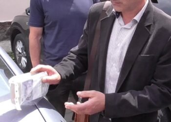 Primar din România prins în flagrant în timp ce primea mită
