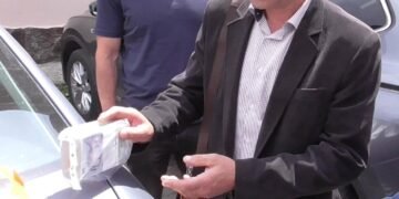 Primar din România prins în flagrant în timp ce primea mită