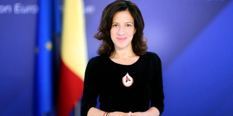 Roxana Minzatu