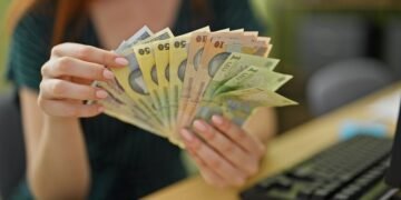 Statul care și-a ascuns sporurile ani la rând promite acum „transparență totală”. Bugetarii vor avea salariile publicate de două ori pe an