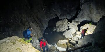 Doi turiști au fost salvați după o intervenție dificilă în Canionul Valea lui Stan. În zonă a fost semnalată și prezența unor urși