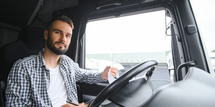 Șoferii de TIR scapă de încărcare și descărcare? O lege nouă schimbă regulile în transporturi