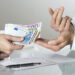 Flagrant și percheziții într-un spital de stat: medici acuzați că luau bani de la pacienți pentru tratamente