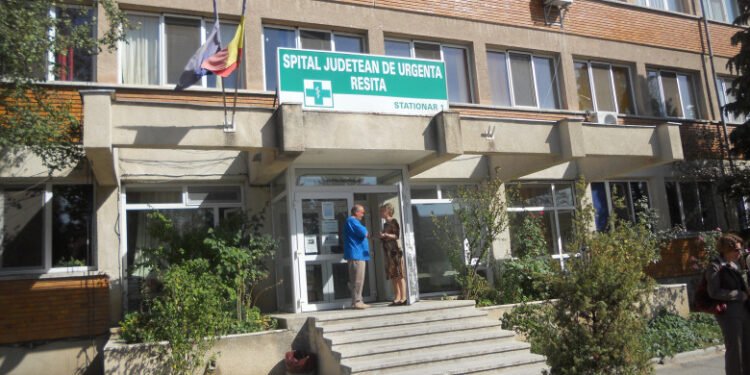Caz de malpraxis la Spitalul Judetean Reșița. Doi medici, trimiși în judecată după decesul unui pacient de 60 de ani. Victima, trimisa la ortopedie desi avea pneumotorax