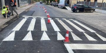 Primele treceri de pietoni înălțate, realizate în Miroslava. Primarul Dan Niță: „Un pas important pentru siguranța comunității”