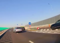 Incident periculos pe autostradă. O manevră instinctivă putea provoca un accident grav?