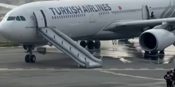 Un avion Turkish Airlines a luat foc la aterizare în Nepal. Toți pasagerii au fost evacuați în siguranță