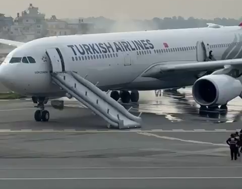 Un avion Turkish Airlines a luat foc la aterizare în Nepal. Toți pasagerii au fost evacuați în siguranță
