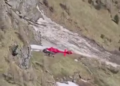 Turist străin salvat cu elicopterul după ce a căzut într-o râpă din zona montană Jepii Mici