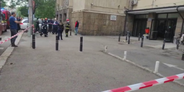 7 persoane s-au prăbusit cu liftul în gol la Ministerul Transporturilor. 5 persoane au ajuns la spital