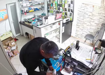 Lecție neașteptată pentru un angajat din Bârlad: patronul a simulat un furt ca să-i arate cât de vulnerabil era magazinul