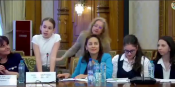 „Suntem criticați, dar nu ajutați”, semnalul de alarmă tras de o elevă în Parlament