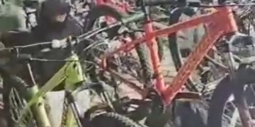 Biciclete furate din rastelele publice ale Iașului. Viceprimarul Daniel Juravle cere sprijinul cetățenilor pentru identificarea hoților