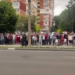 Huiduieli la Galați după ce Nicușor Dan a vrut să viziteze blocul peste care a căzut o dronă