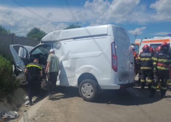 Victimă încarcerată în urma unui accident rutier la Horgești