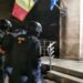 De la ceartă la crimă: un tânăr de 22 de ani și-ar fi ucis tatăl, polițist în Neamț