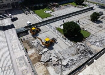 Utilajele au intrat în Piața Unirii. Începe cea mai vizibilă transformare a centrului Iașului din ultimii ani