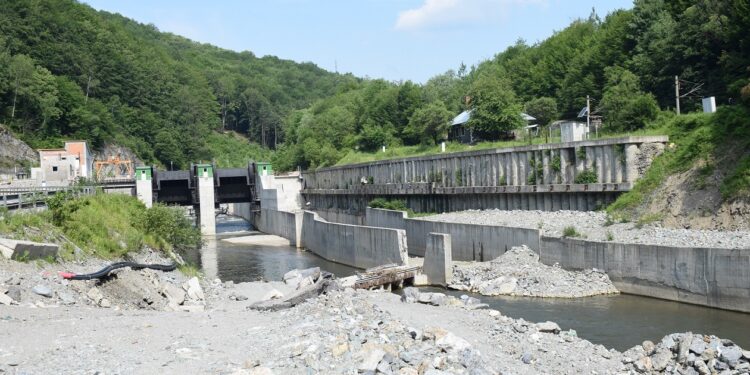 CCR a dat undă verde finalizării hidrocentralelor începute înainte de 2007. Proiectele energetice blocate de ani de zile pot fi reluate