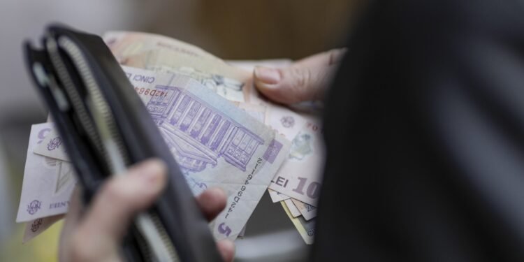 Nu ți-ai primit salariul la timp? Ce drepturi ai și cum poți reclama angajatorul la ITM