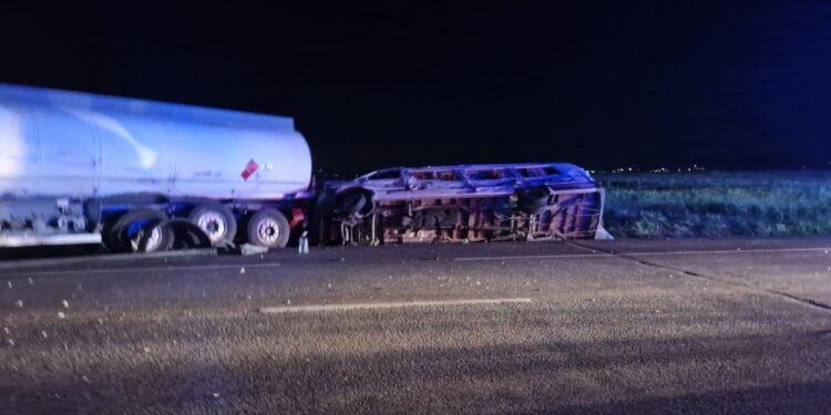 Neamț | Grav accident rutier pe DN2 – E85 între Traian și Săbăoani. 8 persoane sunt rănite iar traficul este blocat