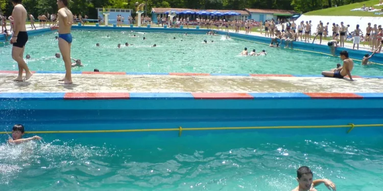Tragedie la ștrand: o fetiță de 7 ani s-a înecat într-o piscină