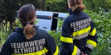 Accident grav în Austria: un microbuz cu opt români a căzut într-o râpă, cinci persoane au ajuns la spital
