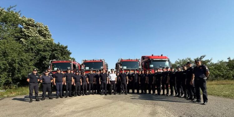 40 de pompieri români, din nou în sprijinul Franței pentru combaterea incendiilor de vegetație