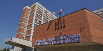 Pacient de 71 de ani, în stare gravă după ce a căzut de la etajul trei al Spitalului Județean Târgu Mureș