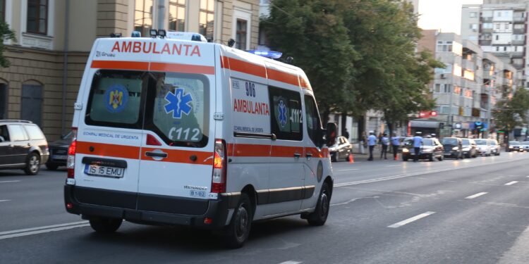 Iași | Un bărbat a zăcut 40 de minute pe asfaltul încins, în plină caniculă. A fost găsit inconștient în Nicolina