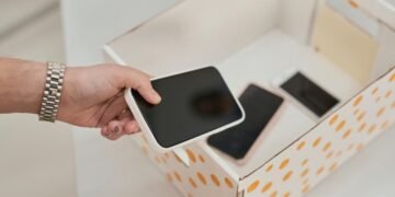 Elev dat afară din sala de Bac după ce i-a sunat telefonul