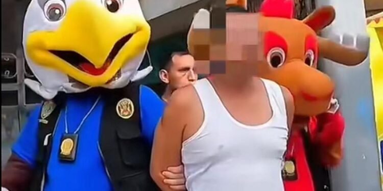 Operațiune ca-n filme: mascotele Mondialului, folosite pentru prinderea unui suspect