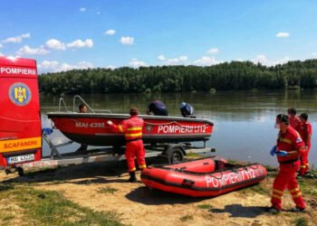 Bărbat de 55 de ani, decedat după ce barca în care se afla s-a răsturnat pe Dunăre