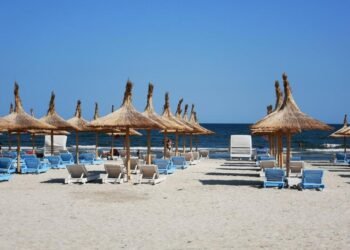 Soarele revine pe litoral, iar turiștii profită de ofertele avantajoase