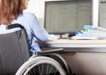 Iașul deschide uși pentru persoanele cu dizabilități locomotorii. Cursuri gratuite de inteligență artificială care îi poate poziționa în piața muncii