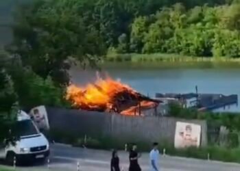 Incendiu la Tiki Village din municipiul Iași