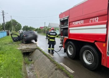 Accident rutier la Vorona Nouă. Un șofer a ajuns la spital după ce a ieșit cu mașina de pe carosabil