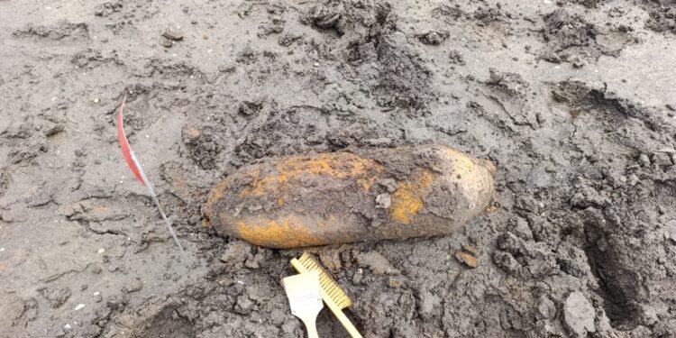 Botoșani | O bombă de aviație a fost descoperită de un localnic pe malul Prutului