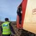 Tânăr de 18 ani, grav rănit după ce s-a urcat pe o locomotivă în stația CFR Lețcani. A suferit arsuri pe aproximativ 50% din suprafața corpului