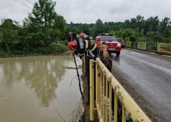 Alerta hidrologilor: râuri din Iași, Botoșani și Prahova, sub Cod Portocaliu