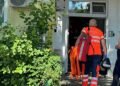 Bărbat găsit căzut în baie într-un apartament din Nicolina, după ce vecinii au alertat autoritățile din cauza mirosului puternic