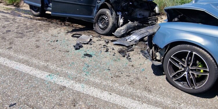 Neamț | Trei persoane au fost rănite într-un accident produs în comuna Ștefan cel Mare