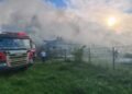 Incendiu devastator la o fermă din Milișăuți. Mii de metri pătrați au fost cuprinși de flăcări, sute de animale s-au aflat în pericol