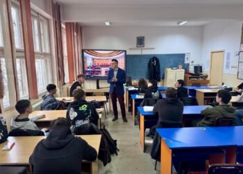 De la mecatronică la legi: Judecătorul Costică Ciocan a adus educația juridică în băncile Liceului „Carol I”