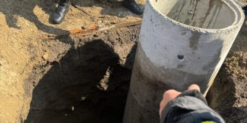 Misiune contracronometru în Vrancea pentru salvarea unei fetițe de 8 ani căzută într-o groapă sapata pentru o fântână