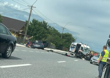 Iași | Grav accident în Budăi. Două persoane sunt încarcerate