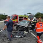 Iași | Grav accident în Budăi. Două persoane sunt încarcerate