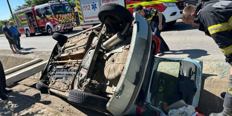 Accident rutier în Țigănași: femeie de aproximativ 60 de ani, încarcerată după impactul dintre două autoturisme