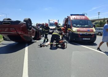 Trei persoane au fost rănite într-un accident produs la intrarea în municipiul Focșani